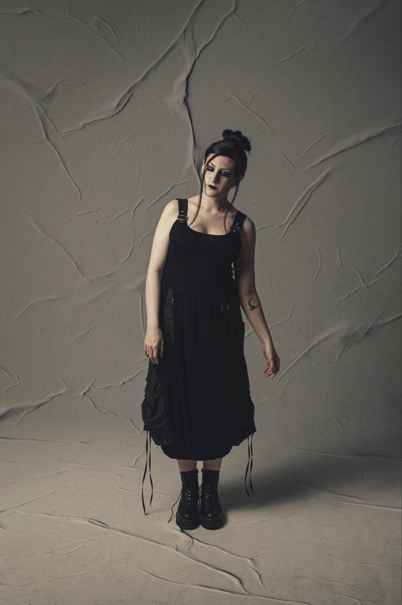 LindzRiot's tweet photo. ‘Harrowing’ is now up on BandCamp for pre-order and there are still some CDs and Vinyl left on the shop.

BandCamp: https://t.co/KNAuhRziq4 
CD/Vinyl: https://t.co/pTxz2M7DBu 

Thank you immensely for your support. Looking forward to you finally hearing Harrowing on June 19th https://t.co/f18yabeKOG