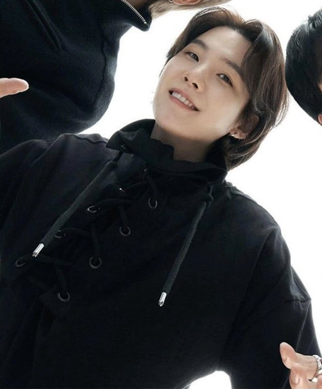 민 tweet media