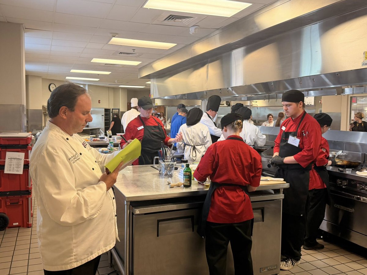 TNedu's tweet photo. Congratulations to the Cherokee Culinary Team from Cherokee High School in Hawkins County Schools for earning first place in the Southeast Regional Junior Chef Competition, competing against teams from seven states last month! Way to represent our great state!👩‍🍳 🍽️🥇 https://t.co/uMj1HyaP7O