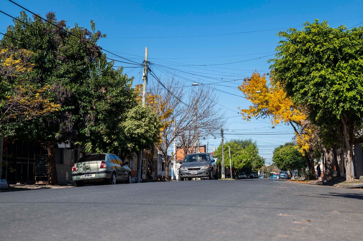 MuniRosario's tweet photo. PLAN DE CALLES EN EL DISTRITO SUR
Finalizamos los trabajos de reconstrucción de cunetas de hormigón, cordones, bacheo y nuevas carpetas asfálticas en los tramos de calle Necochea ✅de  Garibaldi a Presidente Quintana; y ✅de Dr. Riva a Biedma. Ya iniciamos el tramo a Bv. Segui.💪 https://t.co/c47jwDBQcy