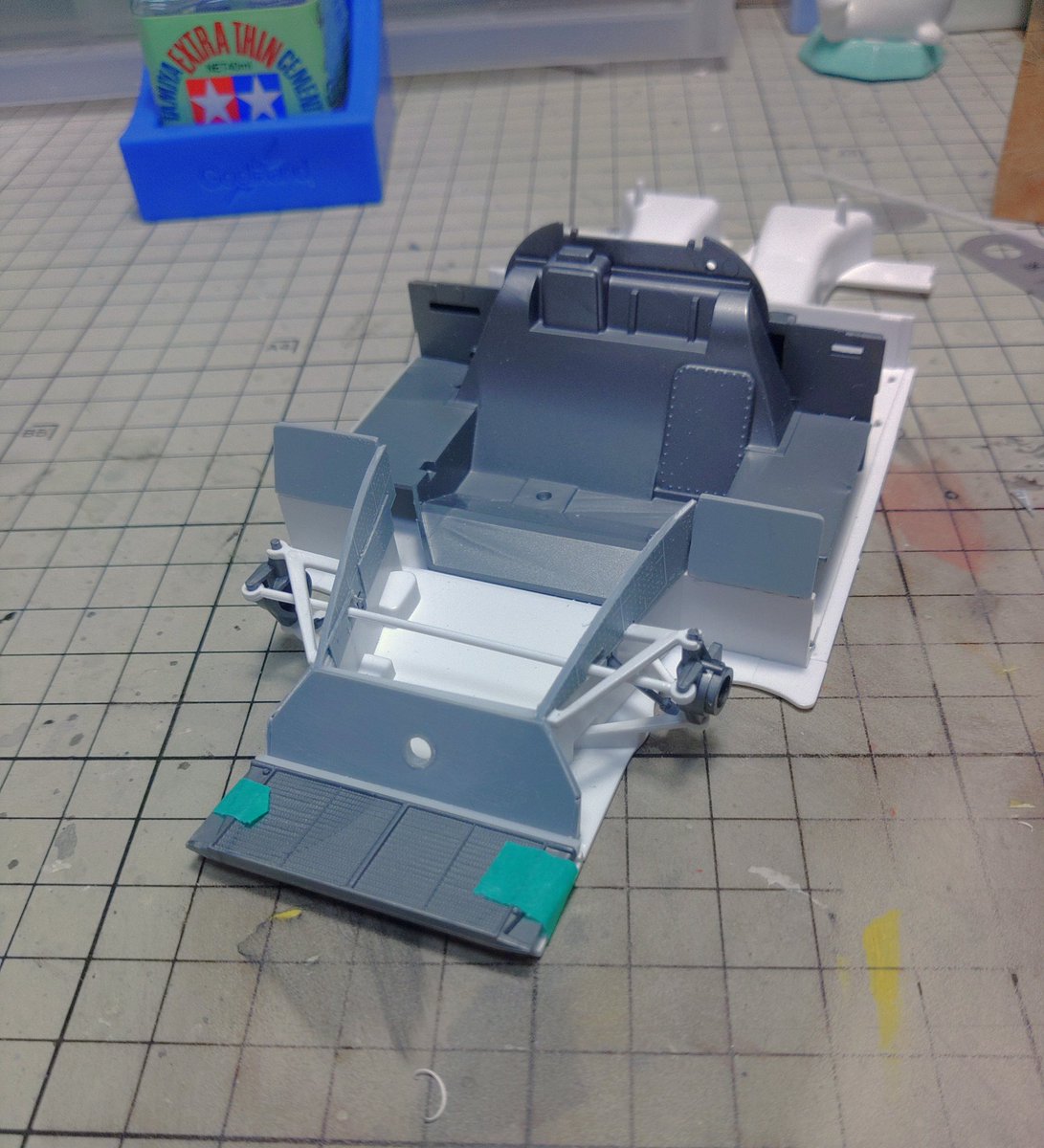 osakin55's tweet photo. TAMIYA JAGUAR XJR-9LM

ざっくりとフロントカウル内の処理進めてます。
細かいディテールを後どれ位追加しようか考え中です😅
勿論ブレーキダクトは作りますよ😁

#All_That_Competition_Car2026
#Cカーandルマンカーコンペ2026 https://t.co/5XpdpCFPCe