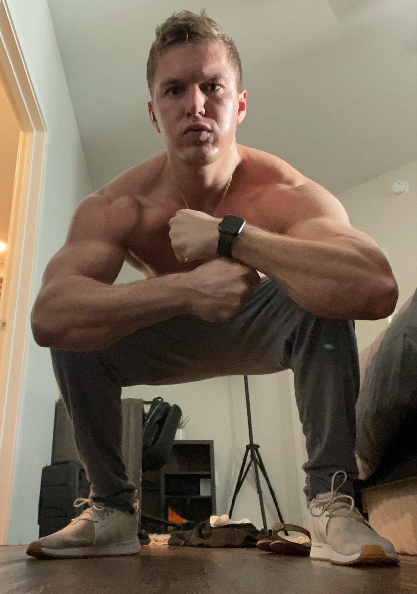 drewharperxxx's tweet photo. Who needs to be drained by daddy? #findom #paypig #walletdrain #feet #malefeet #alpha #fyp https://t.co/hY2owUNIAb