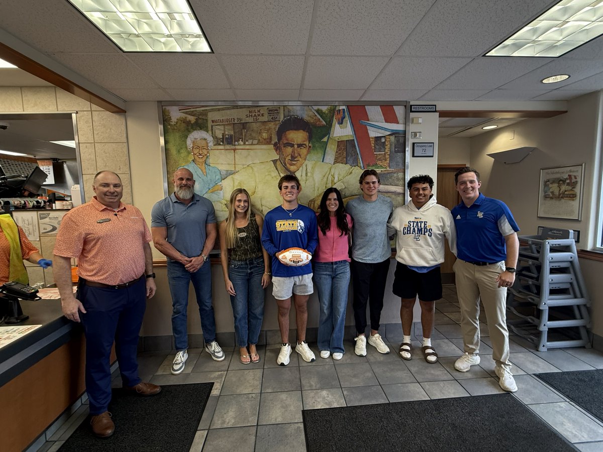 WhataSuperTeam's tweet photo. Congratulations to @LCEagleFootball P @Levipatton100 on being presented with his @Whataburger Super Team award! Nice job!!

@LCHSEagles @CollinsLCHS @dctf | #WhataSuperTeam | #txhsfb | #dctf https://t.co/KqfrGP2p8I