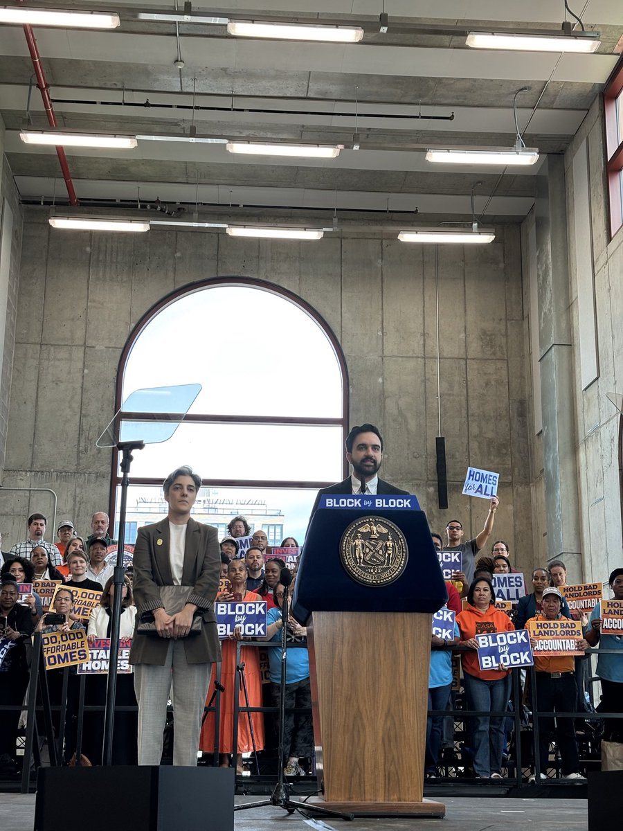 DavidFBrand's tweet photo. Mamdani unveils his new housing plan, with a goal of building 200K new income-restricted, affordable homes over the next decade

He describes his evolution from development skeptic to YIMBY

“I want to speak to the skeptical New Yorker because I was once the skeptical New Yorker” https://t.co/1MRxddygDh