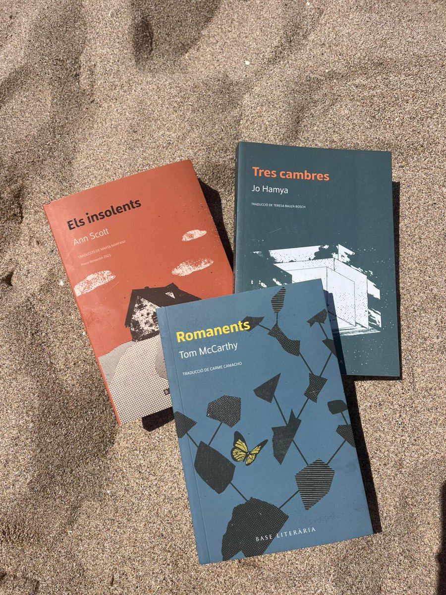 EditorialBase's tweet photo. L’estiu ja comença a treure el cap i, des d’Editorial Base, ens hem endut la col·lecció literària a la vora del mar. I és que no hi ha res millor que un llibre, una mica de sol i el so de les onades per gaudir d’una bona lectura de #ficció 👉https://t.co/TPkmaHEDMS https://t.co/qOYSiolMzF
