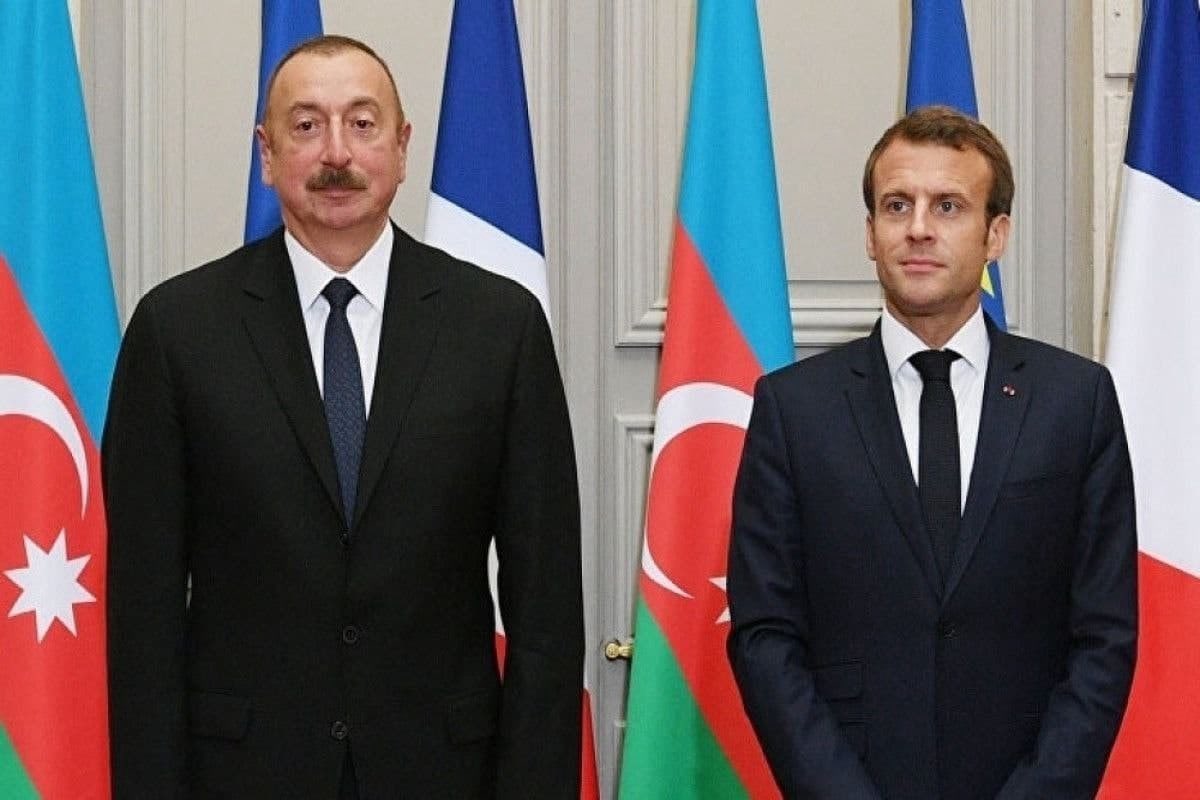 LAbdullayevaMFA's tweet photo. “À l'occasion de la fête nationale de la République d'#Azerbaïdjan, je vous souhaite, ainsi qu'au peuple azerbaïdjanais, paix et prospérité.”

Lettre du Président de la République française Emmanuel Macron, au Président de la République d'Azerbaïdjan, Ilham Aliyev.  26 Mai 2026 https://t.co/JZS1YCUtAZ