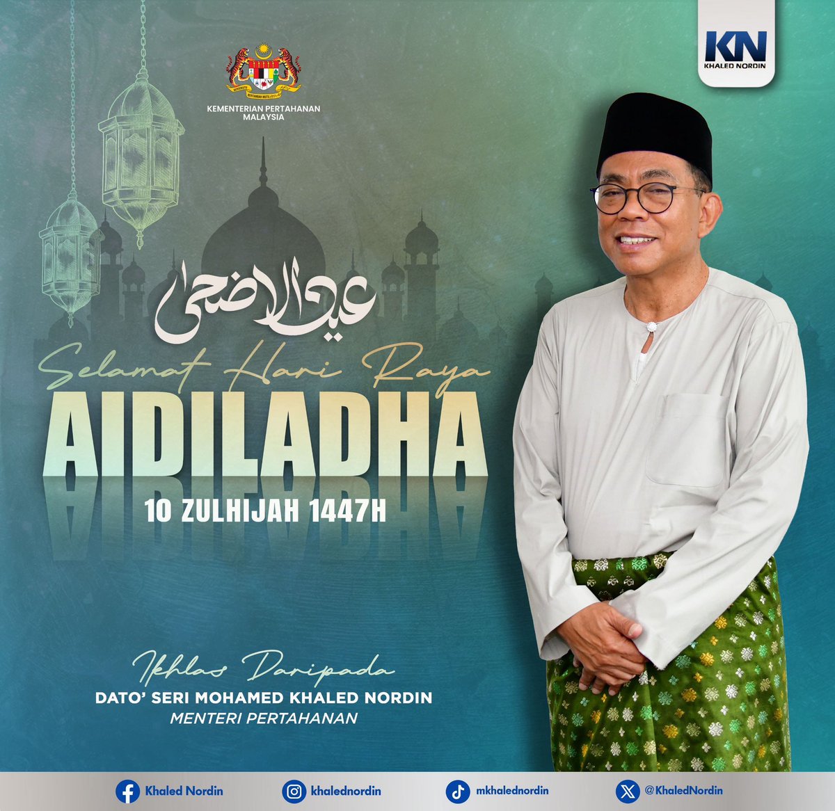 KhaledNordin's tweet photo. 𝐀𝐈𝐃𝐈𝐋𝐀𝐃𝐇𝐀: 𝐌𝐀𝐊𝐍𝐀 𝐏𝐄𝐍𝐆𝐎𝐑𝐁𝐀𝐍𝐀𝐍 𝐃𝐀𝐍 𝐊𝐄𝐓𝐀𝐀𝐓𝐀𝐍

Aidiladha mengingatkan kita bahawa pengorbanan yang sebenar lahir daripada keikhlasan, ketaatan dan keyakinan penuh kepada ketentuan Allah SWT.

Di sebalik ibadah korban, tersimpan pengajaran besar tentang kesediaan meletakkan perintah Allah SWT mengatasi segala-galanya.

Ia bukan sekadar ibadah tahunan, tetapi satu seruan untuk membersihkan jiwa, memperkukuh takwa dan menyantuni mereka yang memerlukan.

Semoga semangat Aidiladha terus menyuburkan rasa syukur, keinsafan dan persaudaraan dalam kalangan kita.

Saya mengucapkan Selamat Hari Raya Aidiladha kepada seluruh umat Islam.

Kepada para jemaah haji, semoga dikurniakan haji yang mabrur. Semoga ibadah korban kita diterima oleh Allah SWT.

#khalednordinmindef
#MalaysiaMADANI