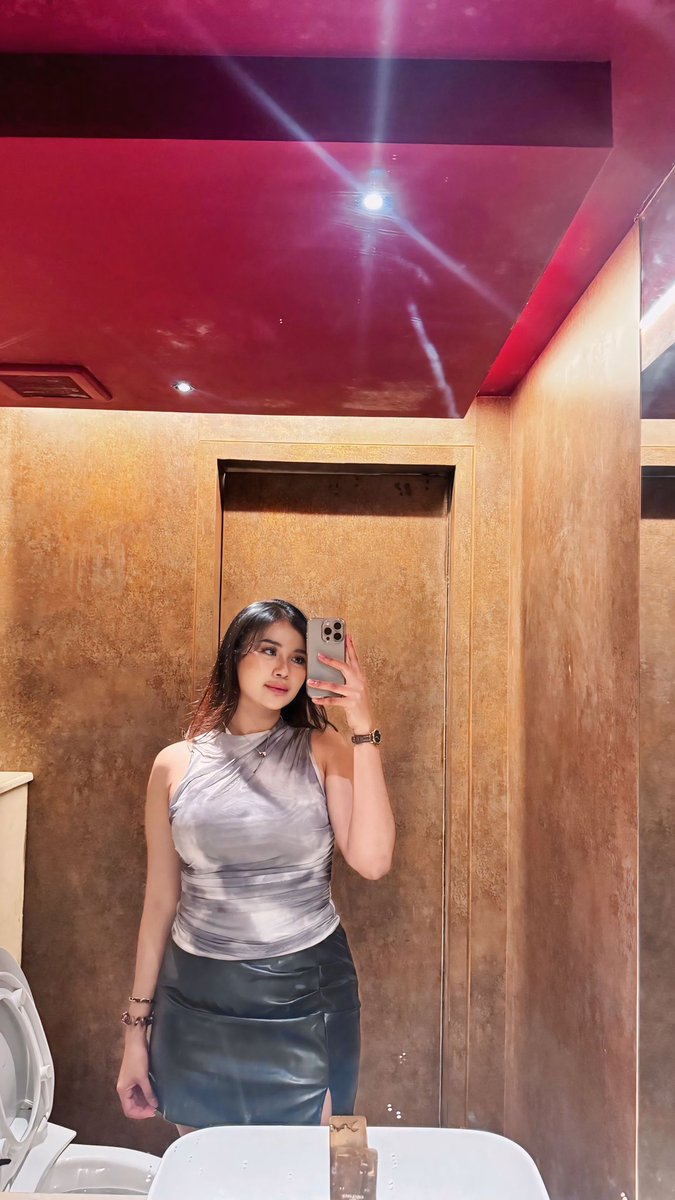 sel🦢 tweet media