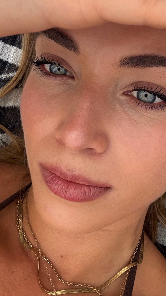 Carla🦋 tweet media