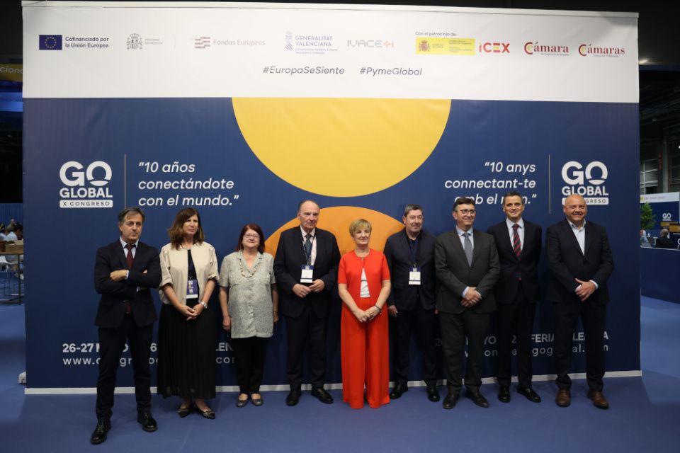empresaexterior's tweet photo. 🌍 **El Congreso Go Global impulsa la internacionalización empresarial en Valencia** 🌍

El **X Congreso Go Global** ha celebrado su décima edición en **Feria Valencia**, congregando a importadores de **21 países** y a destacados expertos en comercio exterior. Este evento, organizado por **IVACE+i Internacional** y las **Cámaras de Comercio**, se ha convertido en un punto de encuentro clave para abordar los retos y oportunidades que presenta la internacionalización en un entorno global cada vez más complejo.

🔹 Durante la jornada, las empresas participantes han compartido experiencias y estrategias para fortalecer su presencia en mercados internacionales, favoreciendo así el crecimiento y la competitividad global.

🔹 La colaboración entre instituciones y actores del sector es fundamental para avanzar en procesos de exportación e importación que dinamizan la economía y fomentan nuevas alianzas comerciales.

Un evento que demuestra cómo la cooperación internacional y el conocimiento especializado son claves para afrontar con éxito los desafíos actuales del comercio mundial. 🌐

#GoGlobal #Internacionalización #ComercioExterior #Exportación #Importación #NegociosGlobales #InnovaciónEmpresarial #Valencia

👉 Puedes leer la noticia completa en: https://t.co/j7gHWRgIHr