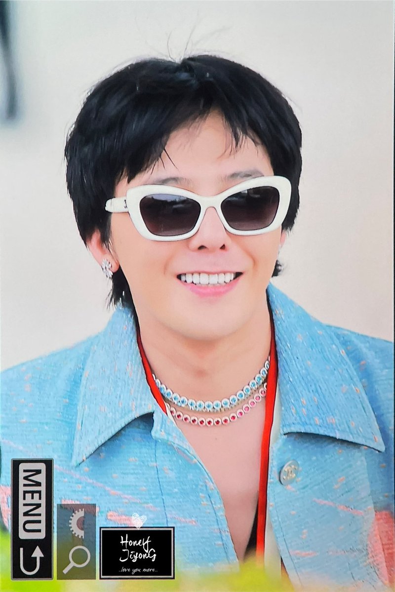 you know what's the cutest? jiyong's center-parted bangs