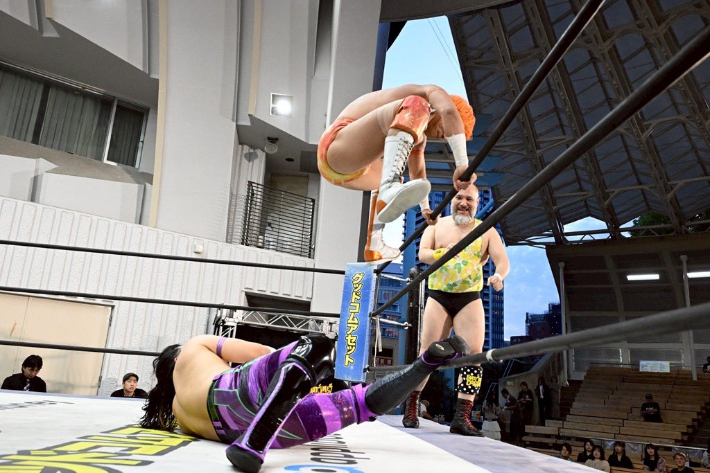 noah_junta's tweet photo. 組むことの方が多かったけど初対決？？？
おもしれー男！！笑
#ddtpro https://t.co/1DAlD7RocW