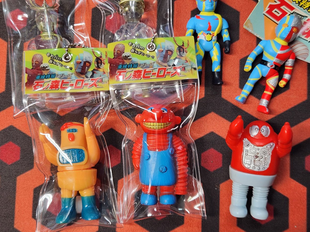 石ノ森ヒーローズのガチャが届いてた✨ レトロソフビ玩具風の造形で