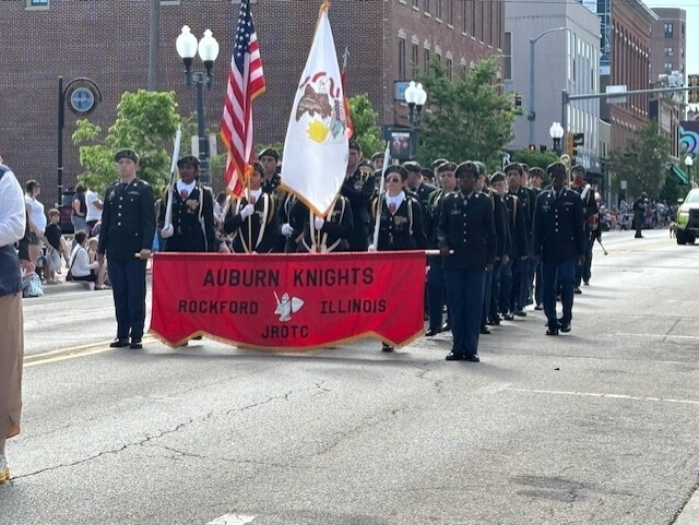 RPS205's tweet photo. RPS was well represented at Rockford's Memorial Day parade yesterday. Bands from all four high schools and West Middle School marched through downtown to honor and remember fallen heroes. https://t.co/Eml68zWm93