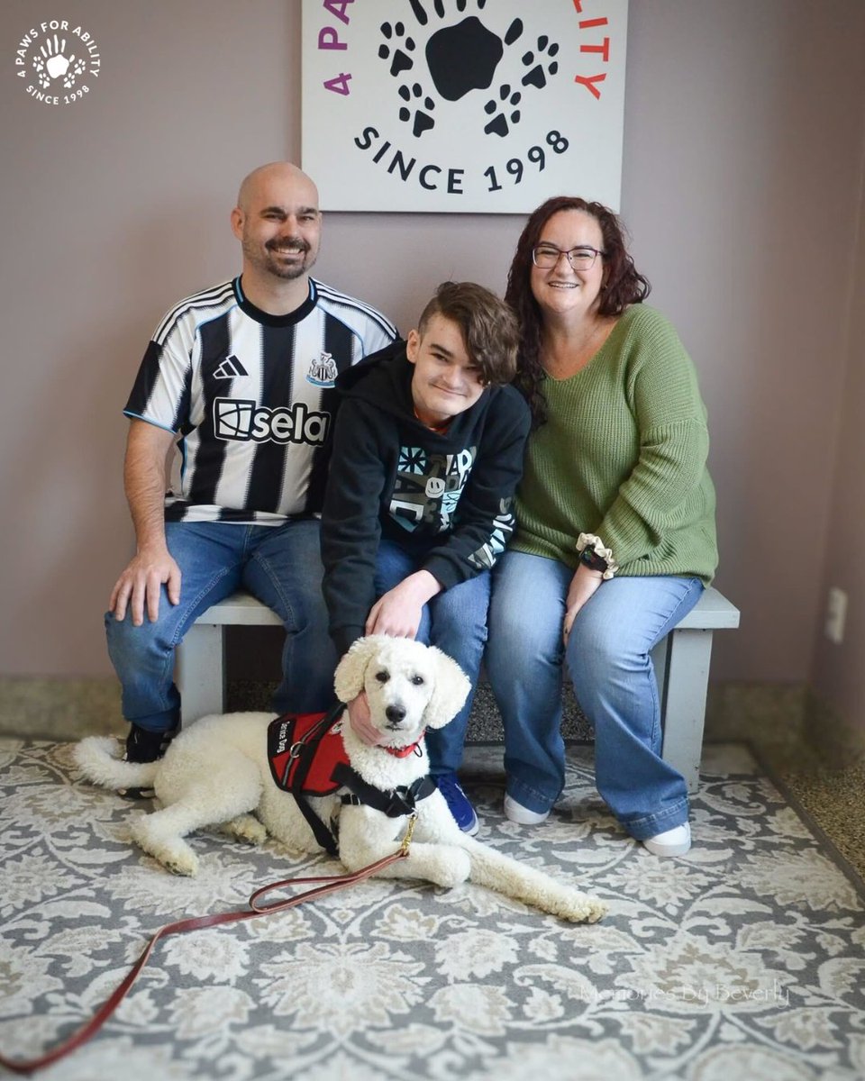 4PawsForAbility's tweet photo. “My son has has epilepsy and autism. We’re really grateful to have Gemini as part of our family to help Nick gain independence. We could have never imagined a service dog was capable of something like this.”

-Dustin, dad of Nick &amp; service dog Gemini https://t.co/xcDfEtW9gm