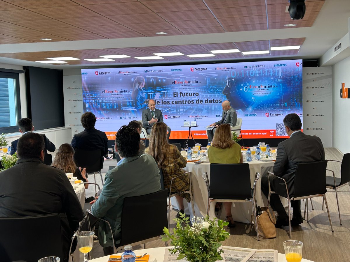MLopezValverde's tweet photo. En la @ComunidadMadrid sabemos que los CPDs son infraestructuras estratégicas para sostener la innovación y los nuevos servicios digitales para el ciudadano.

Hoy, durante un encuentro organizado por @elEconomistaes, he analizado el liderazgo de la región en este sector gracias a unas políticas enfocadas en atraer inversión y empleo.

Necesitamos con urgencia un Gobierno central que vaya en la misma línea. Que planifique y que ofrezca seguridad jurídica y capacidad energética.