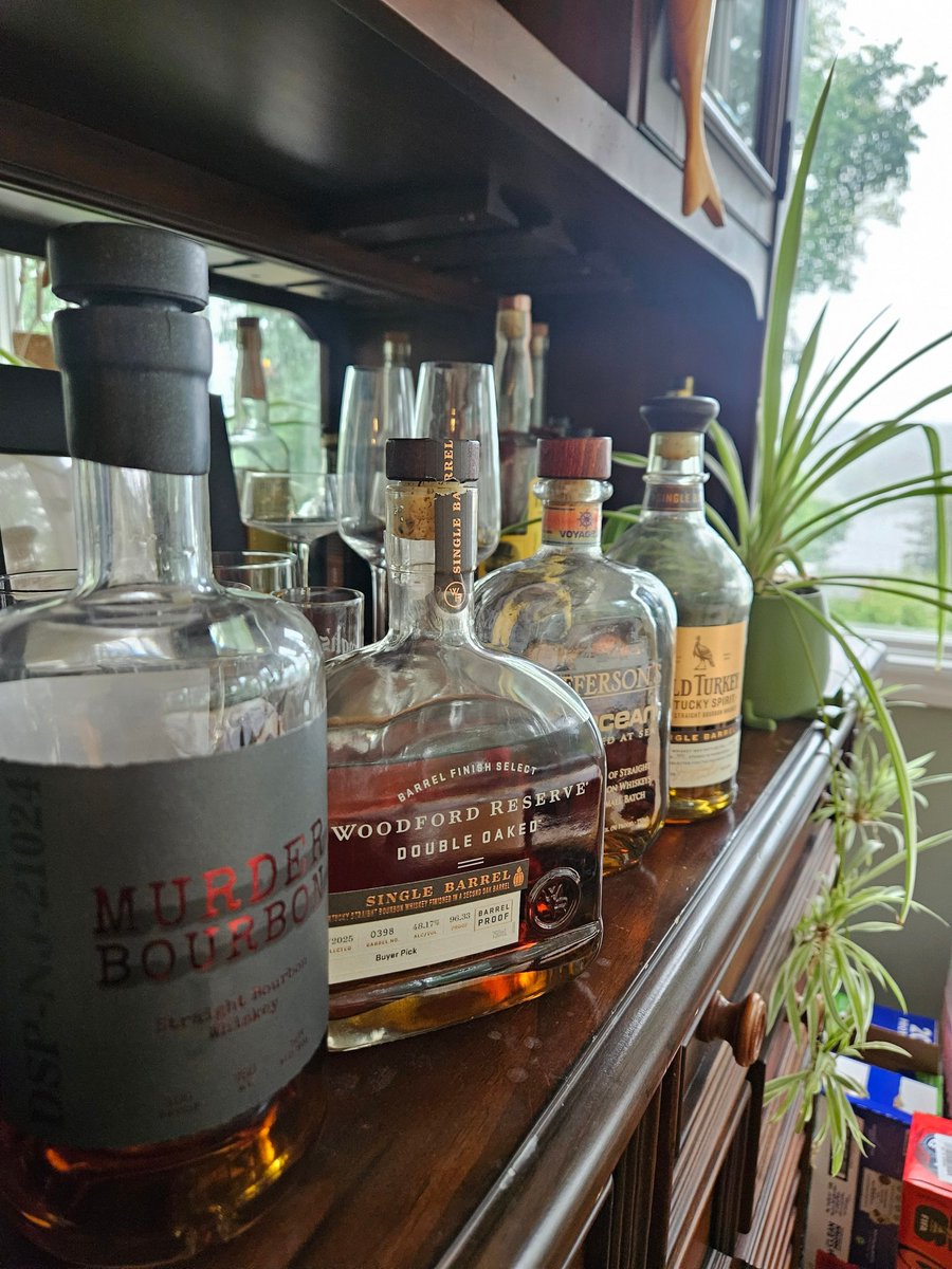 HoneyBarrelHntr's tweet photo. For my #NewJersey followers, Milk Street Distillery came on strong in my most recent blind and their Murder Bourbon scored super well for a 100 proof bottle at an 8.0.  Check out the tasting notes here: https://t.co/dkWkOGmCeb https://t.co/CbEjHBfHbD
