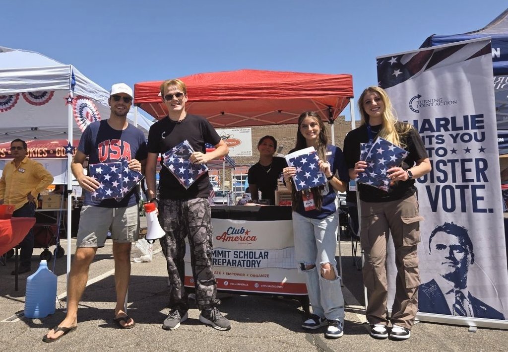 BarrowsJustin's tweet photo. FLY THE FLAG 🇺🇸🏖️

Spent Memorial Day Weekend in Henderson, Nevada helping community members check their voter registration status, get engaged, and put more American flags into the hands of patriots! ☀️

The culture changes when @TPUSA patriots show up! 💯 https://t.co/gt16OjPf7k
