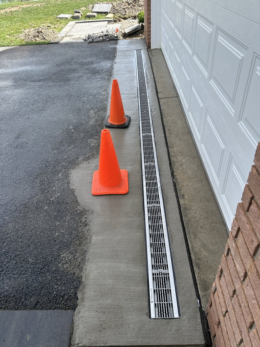 Copper_Shop_419's tweet photo. This was a refreshing challenge 
I wish that channel drain installs were more common in residential around here https://t.co/DE0QCzAPFj
