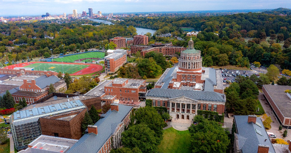 UofR's tweet photo. Check out the inspiring achievements of URochester students and alumni making an impact worldwide in research, entrepreneurship, and community work across diverse fields! 🎉 https://t.co/kLWzUWOPip 

#URochesterResearch https://t.co/OGh8iKPqDh