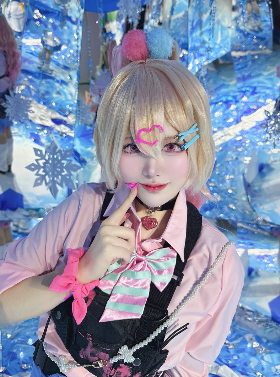 rururu_Rurimaru's tweet photo. 9周年フェスのゆりえふのフォトブースで撮ってもらったやつめちゃくちゃキラキラで可愛かったんだ〜❣️ https://t.co/DoiweXOw4v