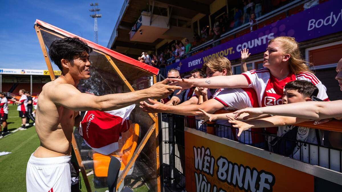 Japanese Football tweet media