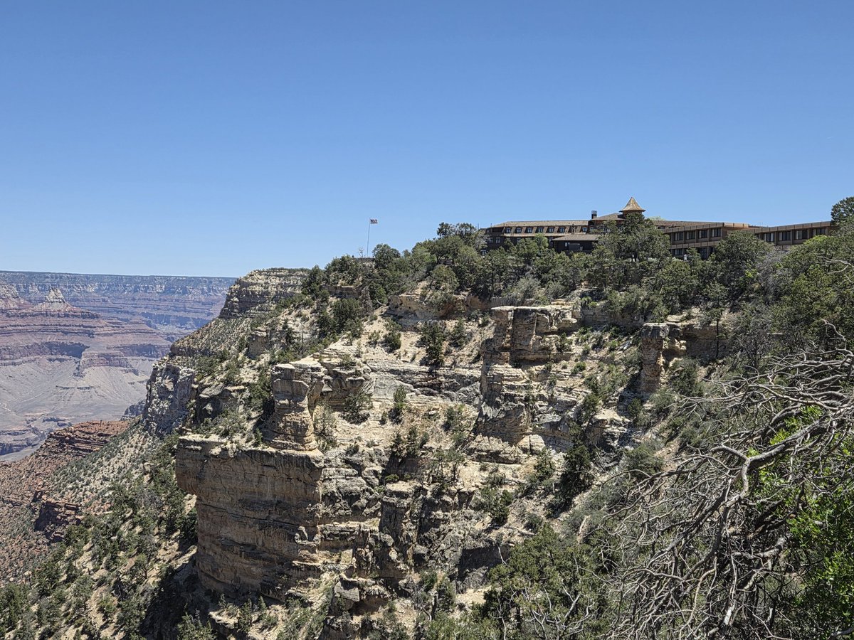 KRS7599's tweet photo. My first time to the Grand Canyon.  What an amazing view! https://t.co/bq4DSwag7k
