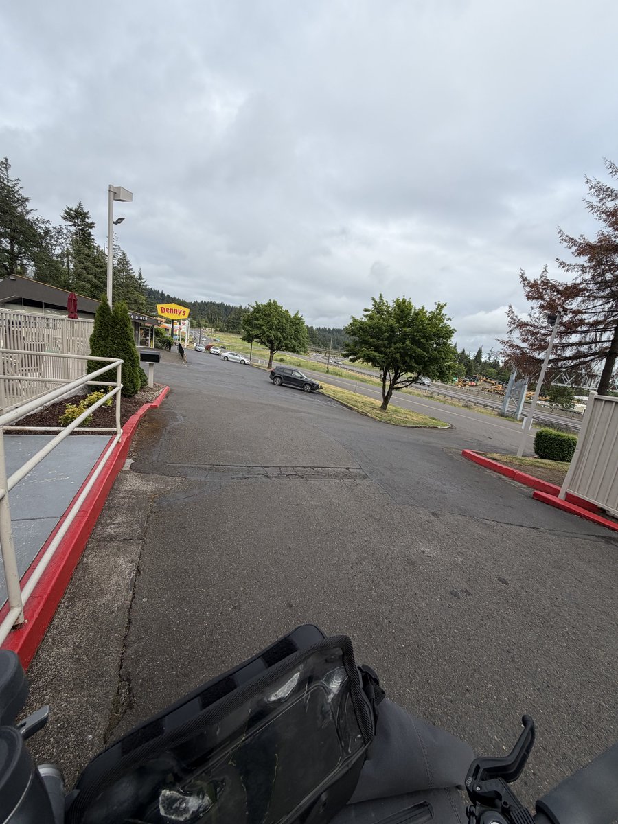 Saadikoooi's tweet photo. c’est parti pour 110km aujourd’hui 🇺🇸🚲 https://t.co/IkPkkrEfRI JOUR 6 https://t.co/t8c4KCy1tR