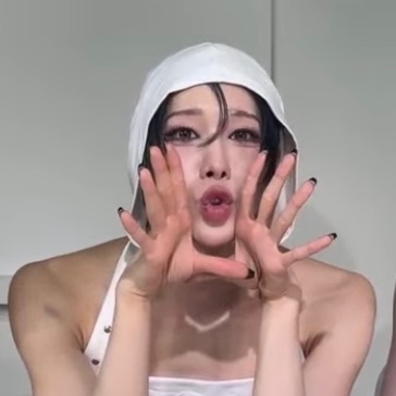 パースー tweet media
