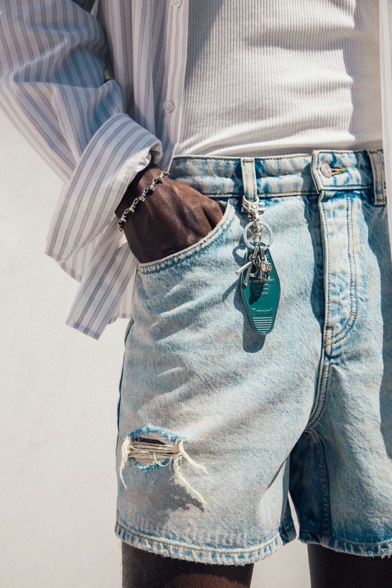 representclo's tweet photo. An oversized take on a classic striped shirt, constructed in a cotton blend, this long sleeve has the seasons 'Represent England' graphic to the left chest pocket.

The Heaton Denim Short, shaped from our best-selling denim silhouette and wash, cropped for summer. https://t.co/AkGIrn7YvV