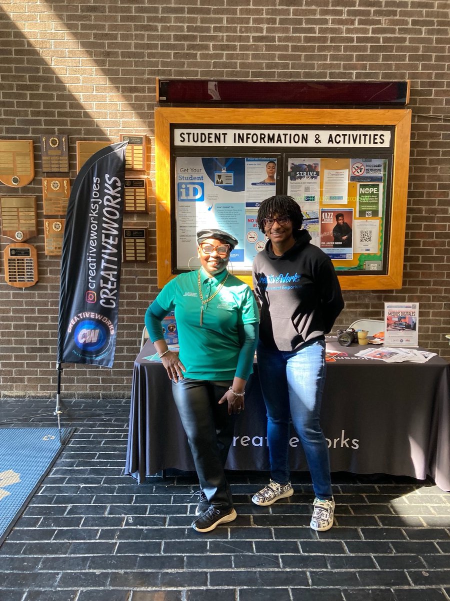 goodintentionsf's tweet photo. Good Intentions &amp; Giving Back 💚

Had a great time sharing resources with students at PGCC Spring Open House 🎓🌼

#GivingwithGoodIntentions #GoodIntentionsFoundationInc https://t.co/vchaxkyKrv
