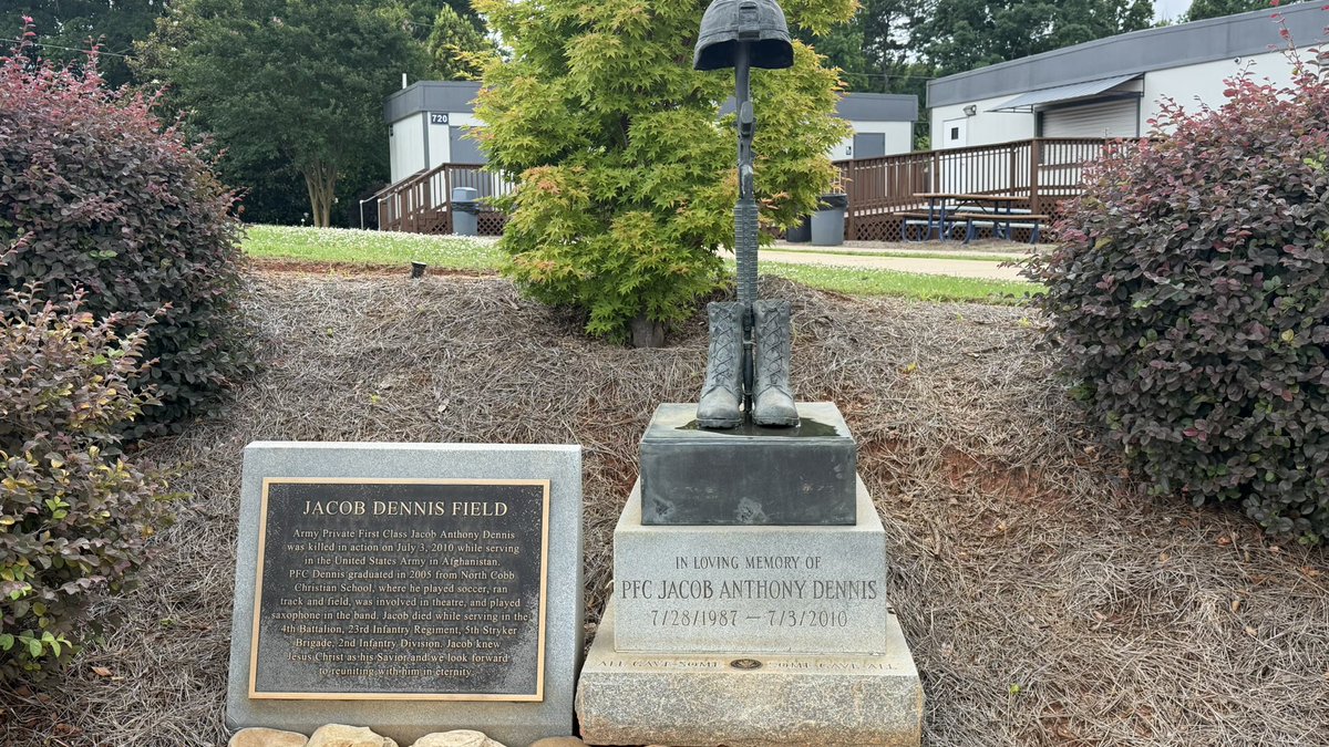 ChrisHuff's tweet photo. Yesterday, today, and tomorrow. 

Live lives worthy of the sacrifice of those 1 million + men and women who gave it all! 

#KnowTheTime #KeepAmericaAlert #BeAnEverydayPatriot https://t.co/hMdevcyAsq