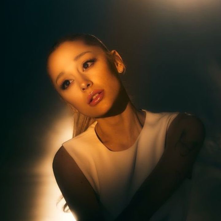 Ariana Charts tweet media