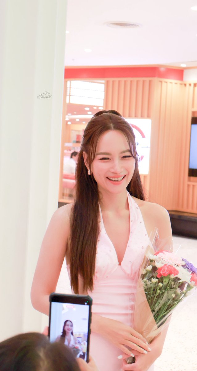 milkkybc's tweet photo. พี่สาวคนสวย #beenamthip https://t.co/3EWDvwAX9d