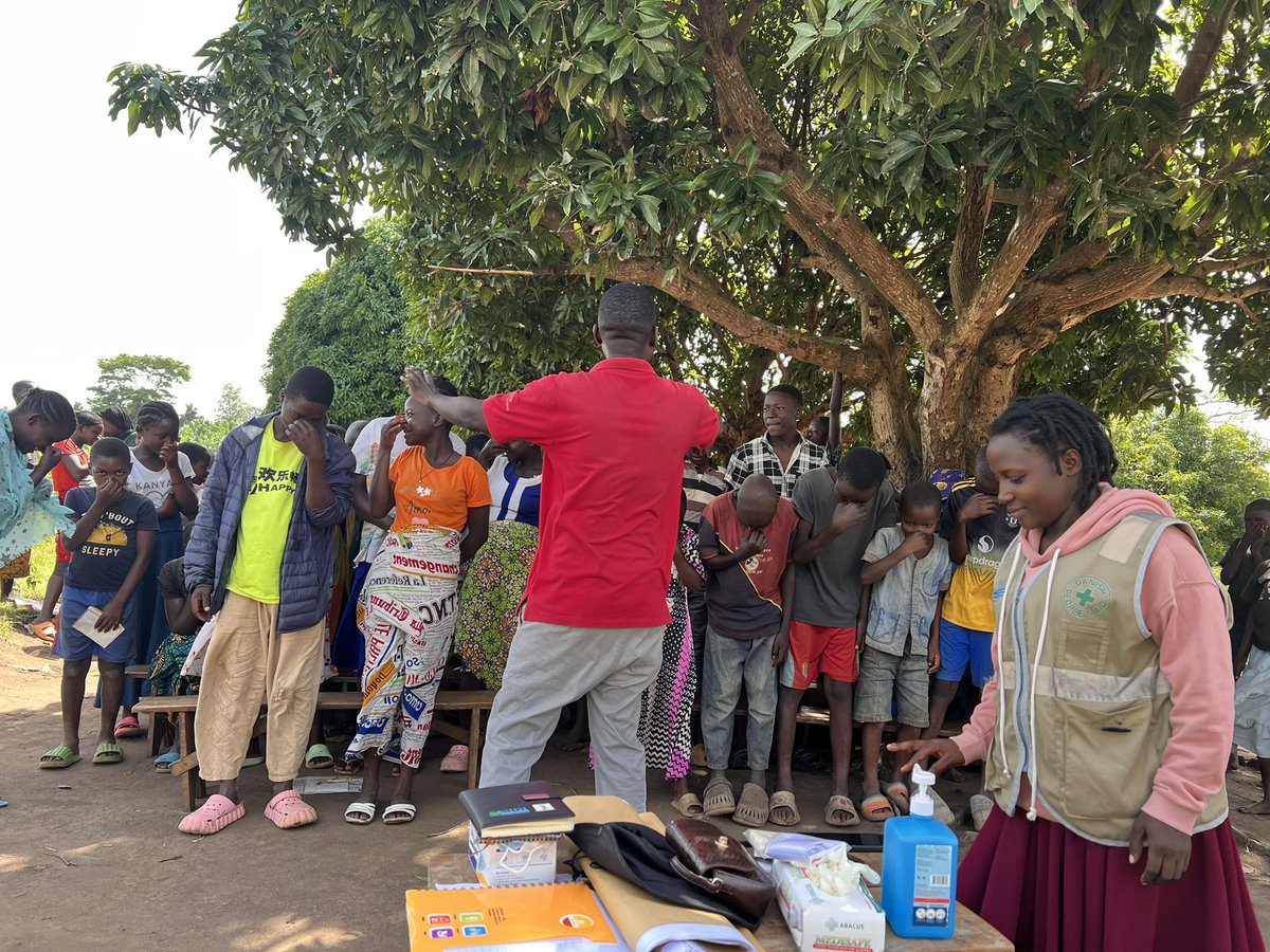 inviolah_nambi's tweet photo. Mental health and First Aid outreaches for the #Out of school teenagers.The untold emotional stories of GBV and period poverty were heard while fears were confronted with empowerment to handle stressful and emergency situations in their lives #Kyangwali https://t.co/mrzvFW592k