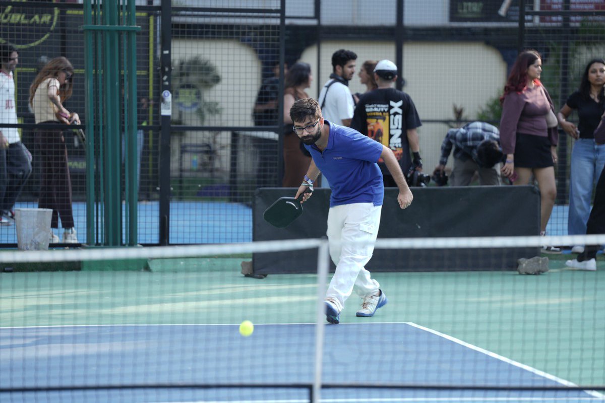 HimeshMankad's tweet photo. Mind Says Pickleball Khel 

But Dil Se Always Cricket 

Toh Yeh Mara Cover Drive, Net Ke Uss Paar 😋🤫 https://t.co/AgEwScUJKX