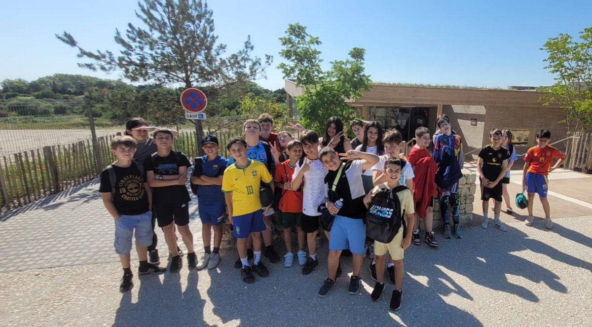 stjo30's tweet photo. Super sortie à la piscine d'Uzes. 28 élèves ont validé le savoir nager. Les autres pourront encore s'entraîner à la piscine de Saint Ambroix. 👍🏊‍♂️ https://t.co/BPN1Nhvxik