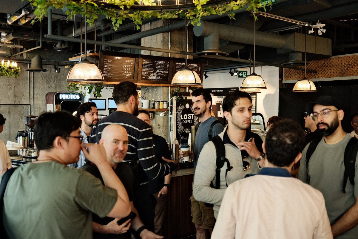 withmantle's tweet photo. Some of the best conversations happen when you're moving. 

That's how we kicked off @TOtechweek: coffee (or Bubly) in hand, great people, and fresh air. 

Our AI Demo Showcase event is up next. Link below ⤵️ https://t.co/xOPEYTthdd