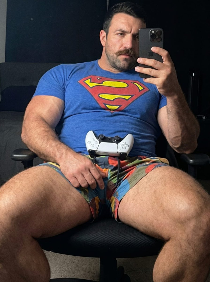 HAIRY GUY(The Ugliest) tweet media