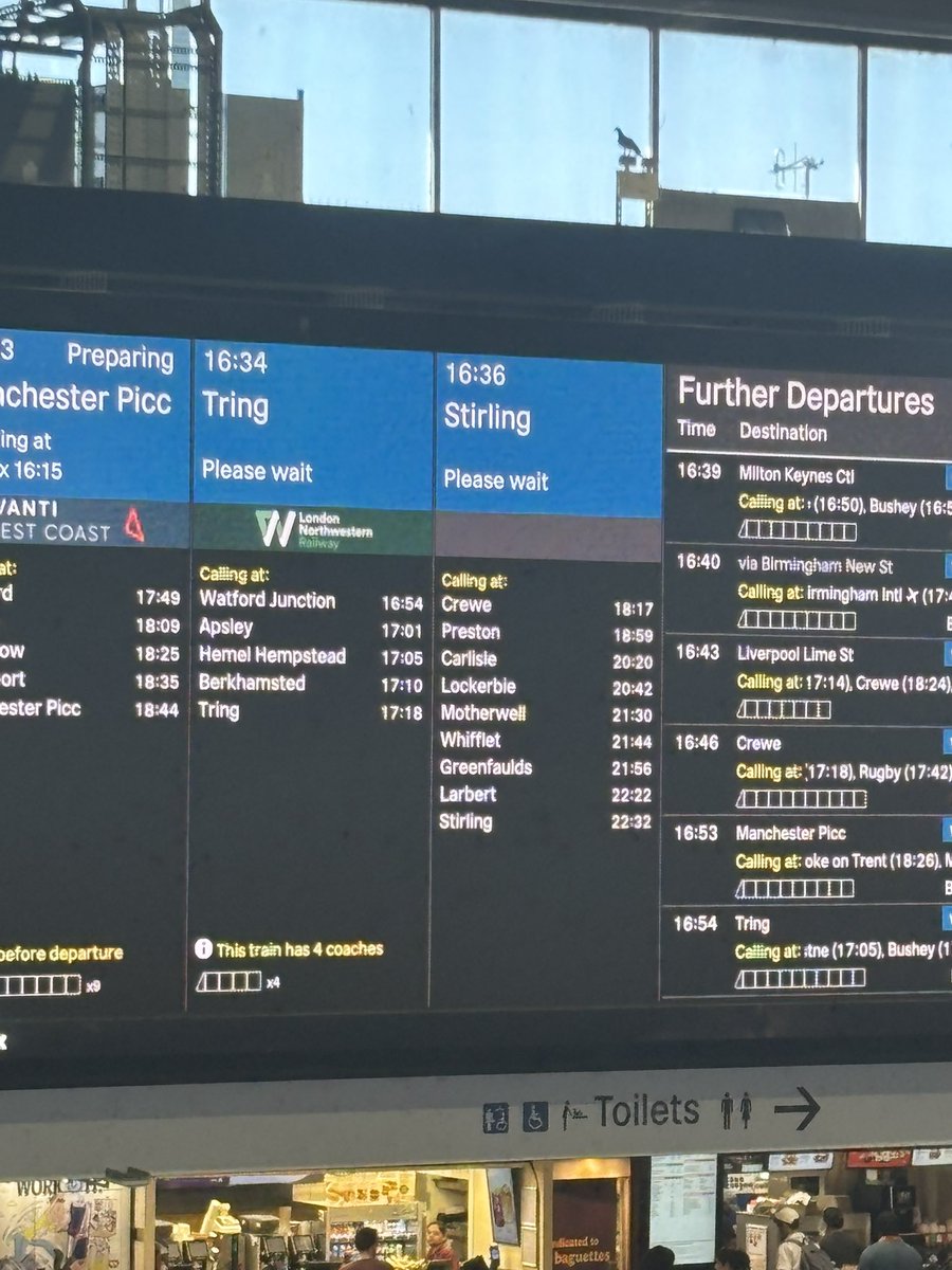 LTransport65's tweet photo. Yesterday saw Lumo launch their new West Coast route, running from Euston to Stirling, using former EMR Class 222s reconfigured to a 6 car formation. Currently only having one return journey a day, said journey is seen with 222601 passing South Kenton in the afternoon sun https://t.co/u6QzJyUy69