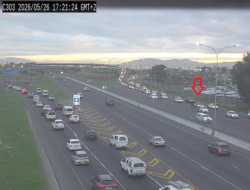 CapeTownFreeway's tweet photo. Crash: R300 North @ N2,all lanes open,expect delays...#ItCanWait https://t.co/S9BdQJNvwP