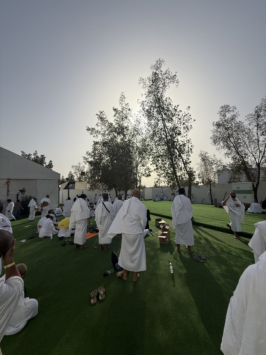 mod_dhr's tweet photo. لَا إلَه إلّا اللهُ وَحْدَهُ لَا شَرِيكَ لَهُ، لَهُ الْمُلْكُ وَلَهُ الْحَمْدُ وَهُوَ عَلَى كُلِّ شَيْءِ قَدِيرِ.

#يوم_عرفة https://t.co/jwgE9jMZLU