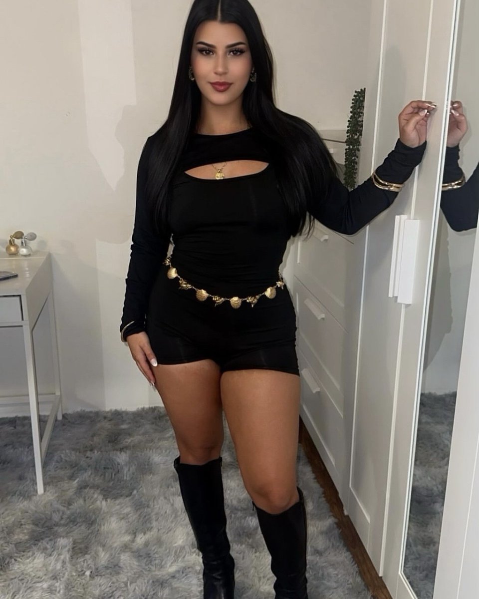 AluaModels's tweet photo. Sofia has that effortlessly captivating kind of energy ✨
Beautiful, confident, and definitely someone you’ll want to know more about 🤍 Come discover more of Sofia’s world on Alua today 💌
💌 Alua : https://t.co/qxPKKk2WXx
#Alua #AluaModel https://t.co/gdw1MW6rf6