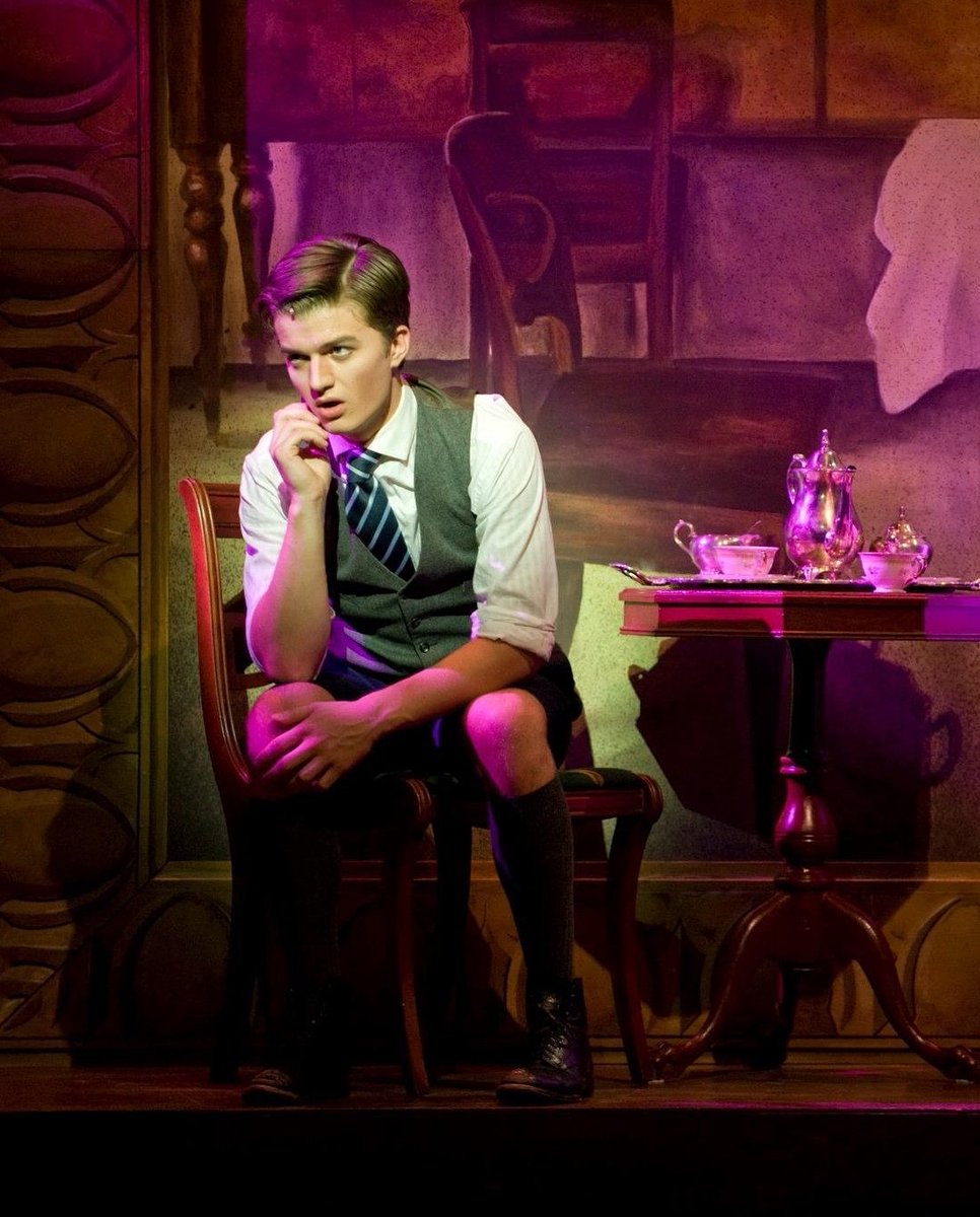 1DJobros5SOS's tweet photo. THIS THEATRE KID WILL BE IN A  BROADWAY PLAY 🥹🥹 

Oh Joe, you deserve this!
#OtherDesertCities https://t.co/NyBIEZ61pZ