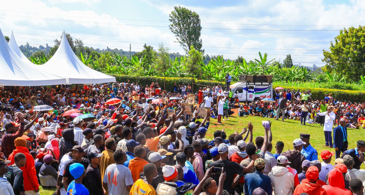 Wamatangi_'s tweet photo. LEAVING NO CHILD BEHIND.
Issued bursary cheques to beneficiaries of our scholarship programme in Muchatha Ward, Kiambaa Sub-County.
Each student got between Ksh. 5,000 and Ksh. 10, 000 while others got full scholarships.
#MakingKiambuGreatAgain
#WamatangiThePerformer
#KaziNdiyoHiyo
#RohoNdiyoHiyo