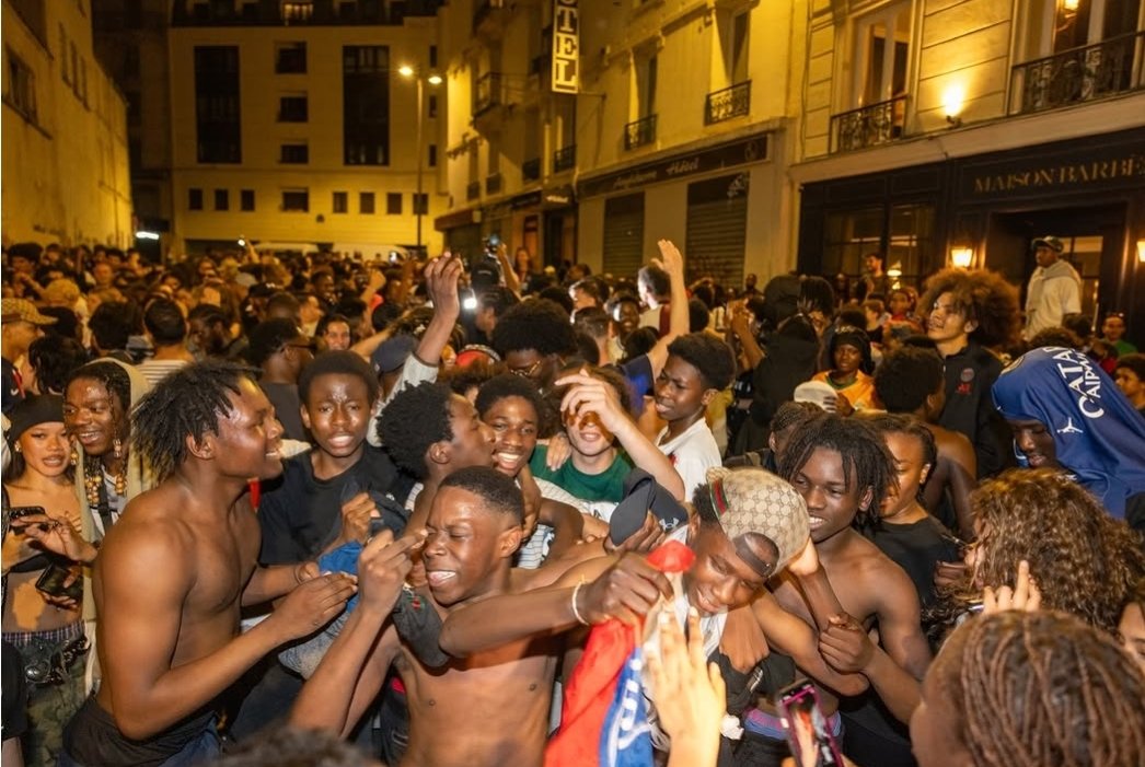 psgtifos's tweet photo. Paris 75018 Barbès ❤️💙

31 Mai 2025 https://t.co/KvJaVDjk5o