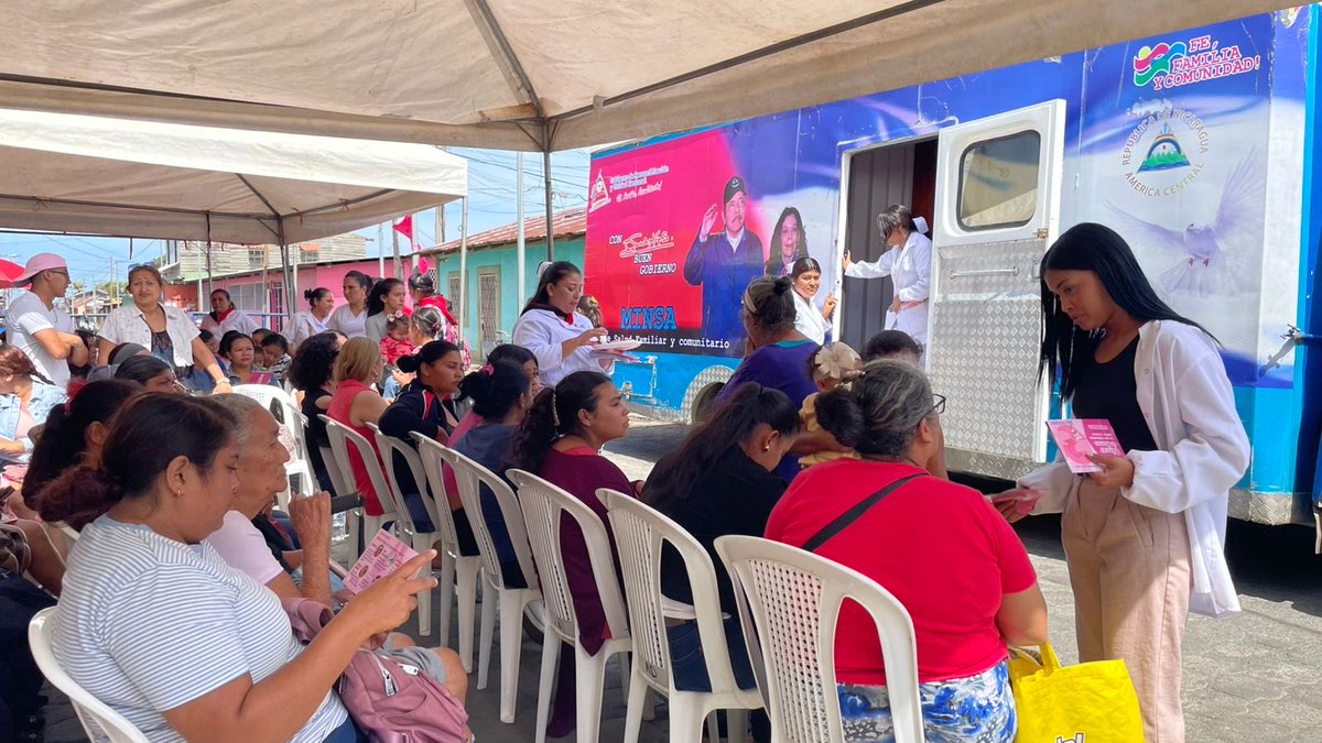 VivaNicaragua13's tweet photo. 🔴 En saludo al Día de la Madre Nicaragüense, el Ministerio de Salud realiza una mega feria de salud en Diriamba, Carazo, brindando atención médica especializada gratuita y de calidad para las familias del municipio. 💙👩‍⚕️

#LoQueSeVive #Diriamba #Salud https://t.co/9kmug9wSr3
