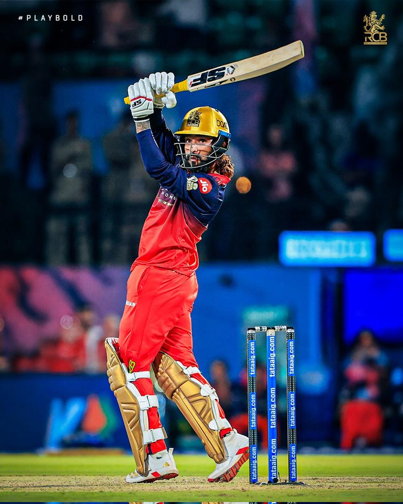 RakshitSharma32's tweet photo. Ayaaa... emi kottudu ra babu ...🧊 x 🔥 = 🤩
#RCBVSGT https://t.co/9qmaLDFUye