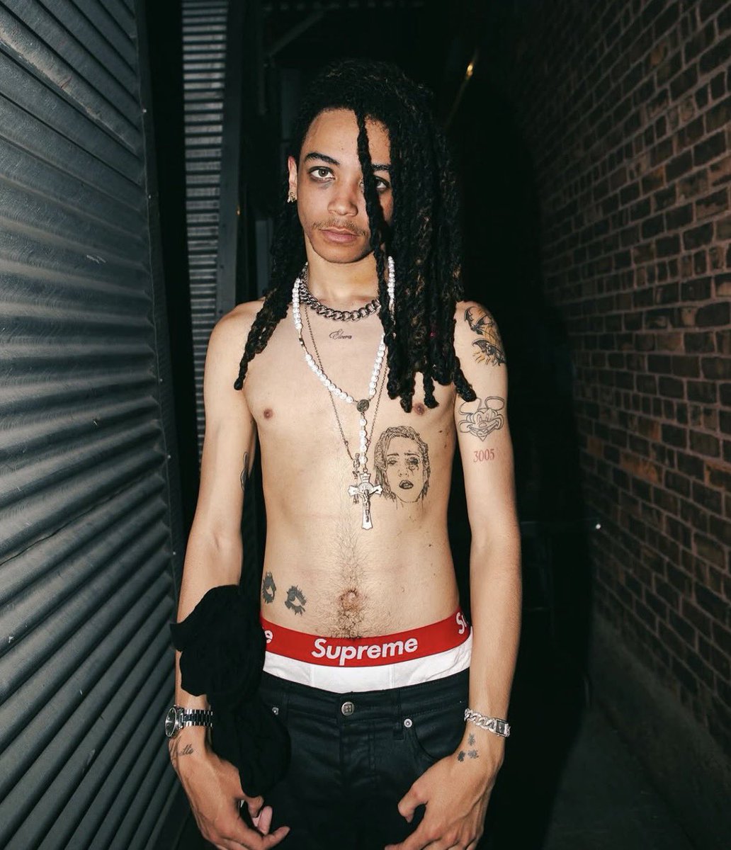 therealugs's tweet photo. It’s not crazy to say Che is the most important artist to come from the 2021 underground scene https://t.co/WtDZLjegvb