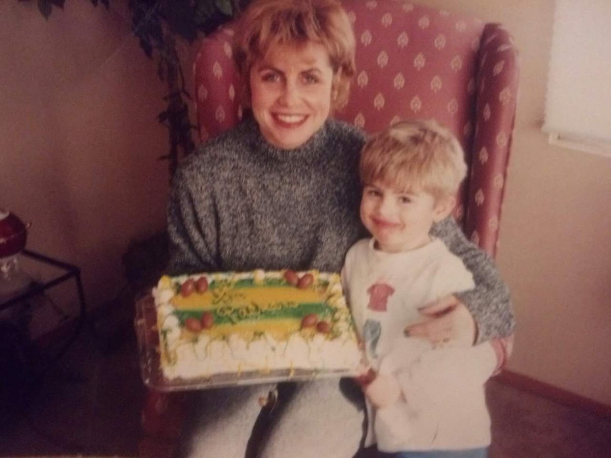 WilHunemuller's tweet photo. So thankful for my birthday, and thank you for any and all birthday messages. Here's a couple of dumb photos of me with the most caring and loving people possible. https://t.co/LrrKrvIvUL